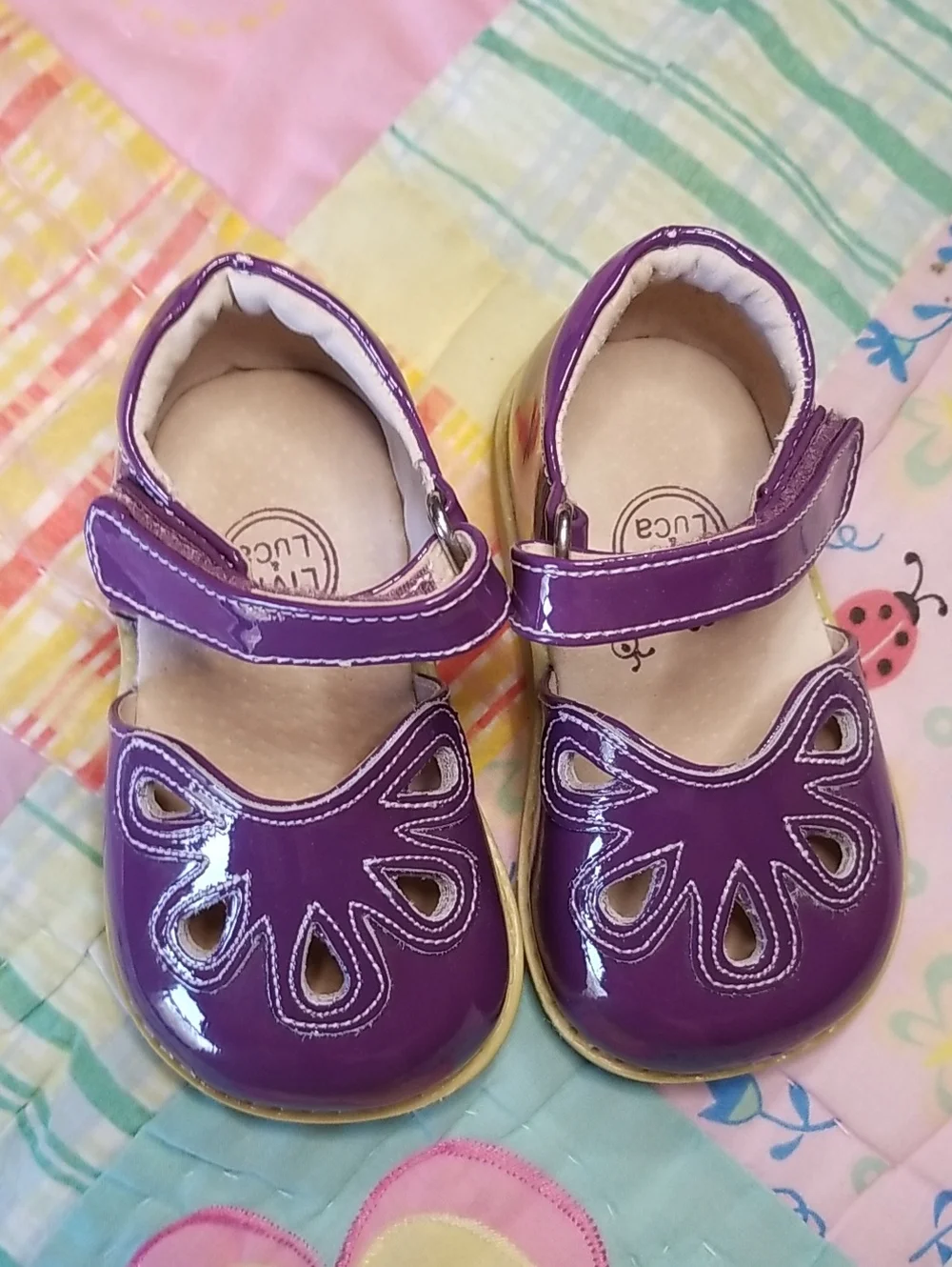 Livie & Luca Purple Patent Leather Mary Jane Size 4 Petals Excellent condition